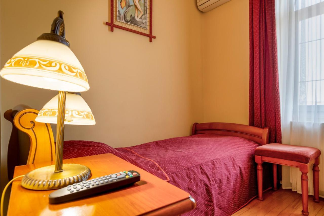 Hotel Denis Daneş Exteriör bild